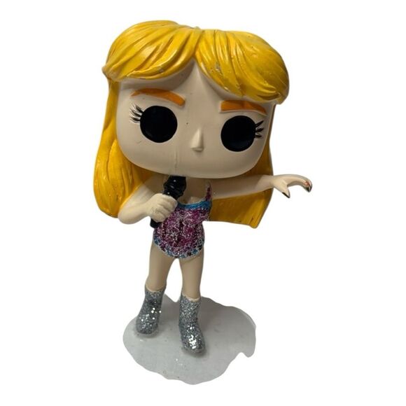 Taylor Swift Resin Pop Music Ornament with Yellow Hair and Sparkly Outfit. - Picture 1 of 6